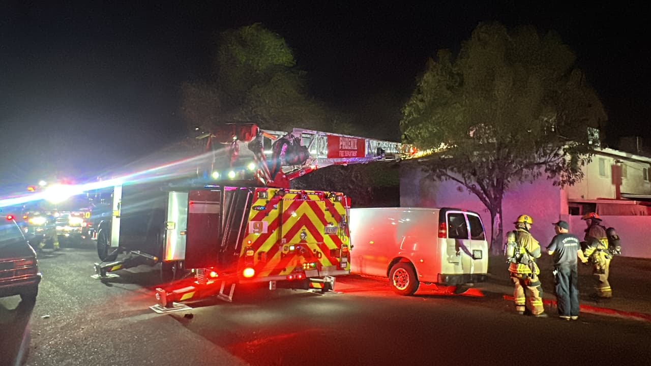 Alrededor de las 11 p.m. del 1 de agosto se registró un
<b>fuerte incendio en un condominio </b>ubicado sobre 1688 W Campbell Av., en Phoenix.