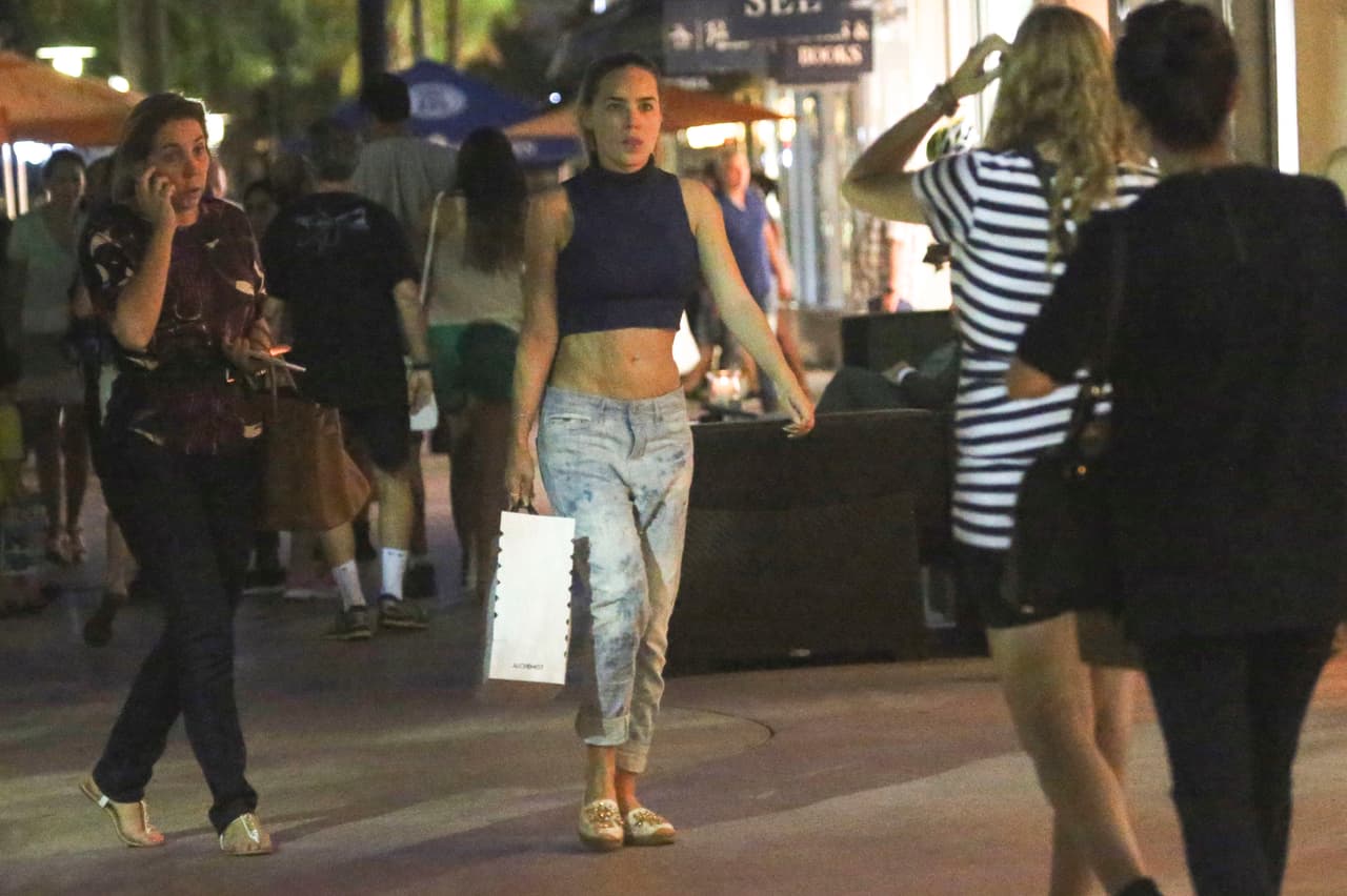 Belinda es sin duda una mujer precavida por eso ir de shopping es para ella elemantal.