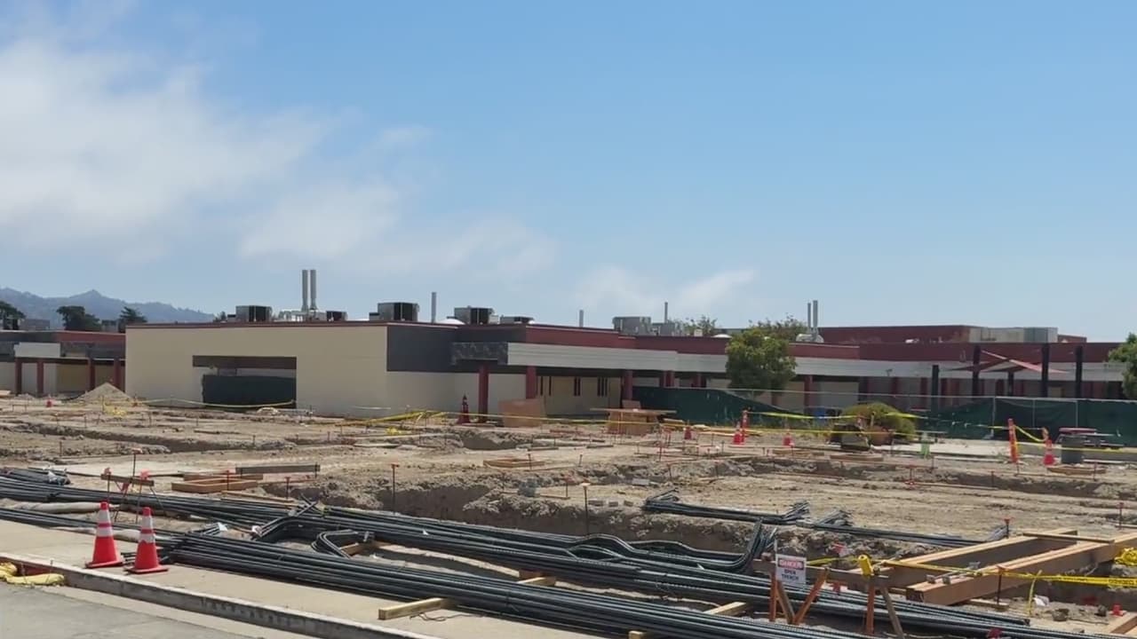 Cierran la preparatoria John F. Kennedy en Richmond tras detectar químico tóxico en el suelo