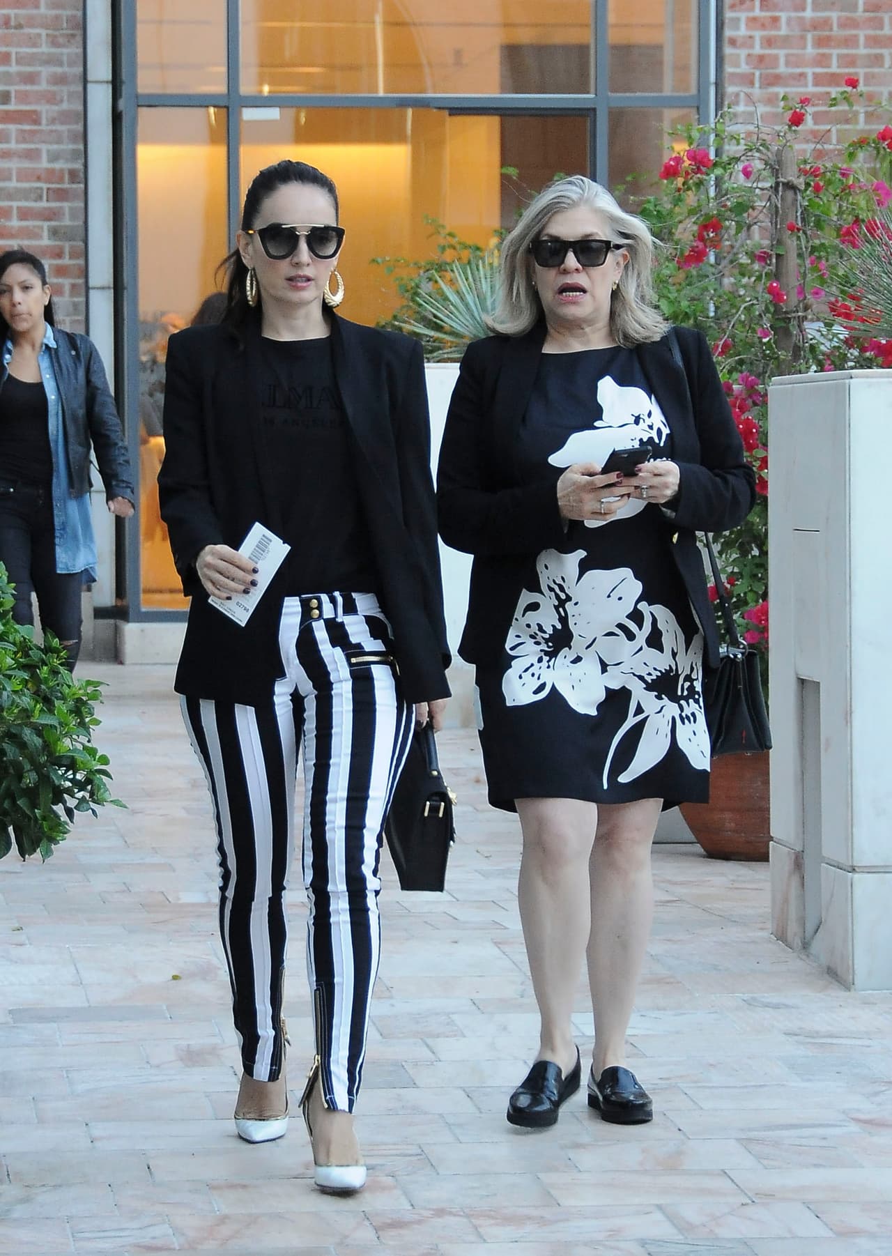 Ana ha estado muy ocupada con detalles de su fundación altruista.