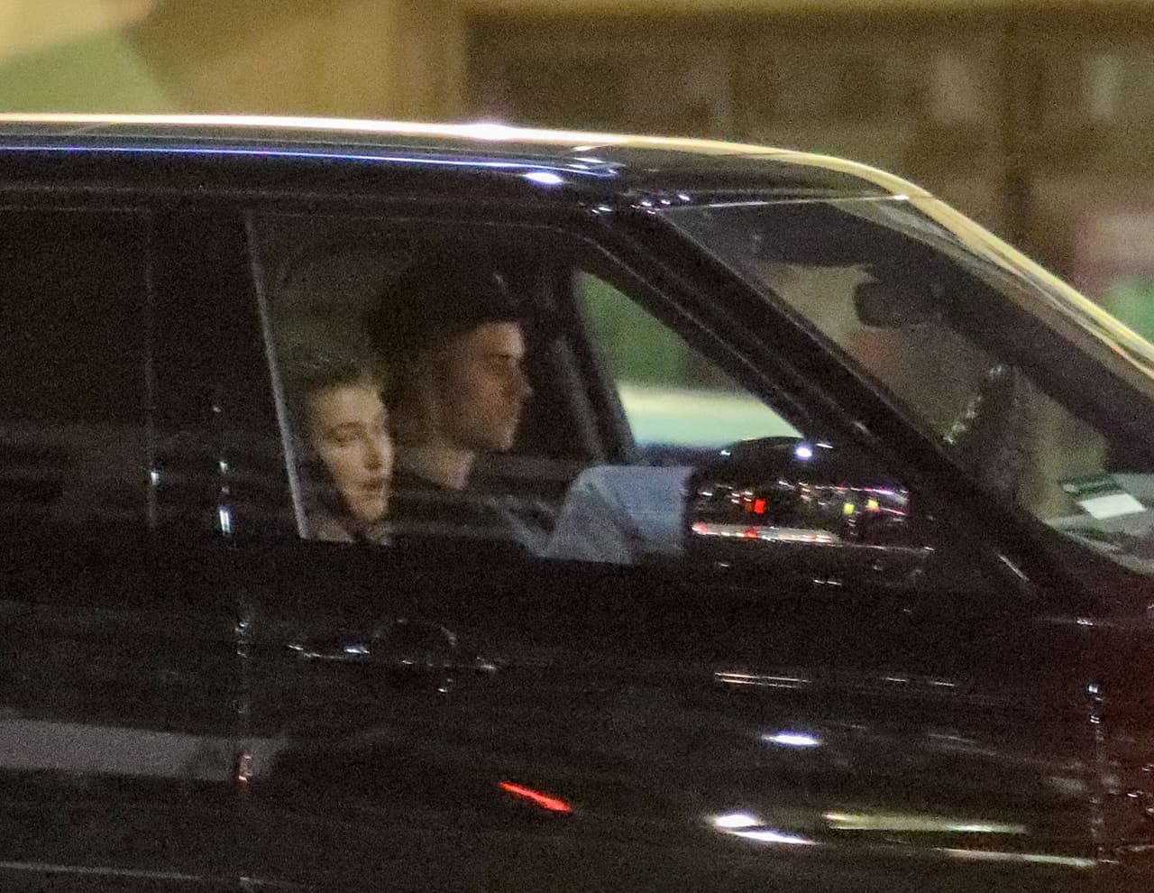 Se alegó que Justin Bieber sufría por
<b><a href="https://www.univision.com/entretenimiento/justin-bieber-supera-la-tristeza-por-selena-mientras-que-su-esposa-miente-por-el-fotos">la situación de su exnovia, Selena Gómez,</a></b> pero ya la encomendó a Dios y sigue viviendo en gozo con su esposa.