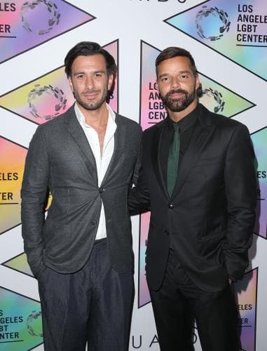 Ricky Martin había anunciado desde un mes antes, durante un evento en Washington D.C., que estaba en espera de un bebé junto a su esposo Jwan Yosef.
