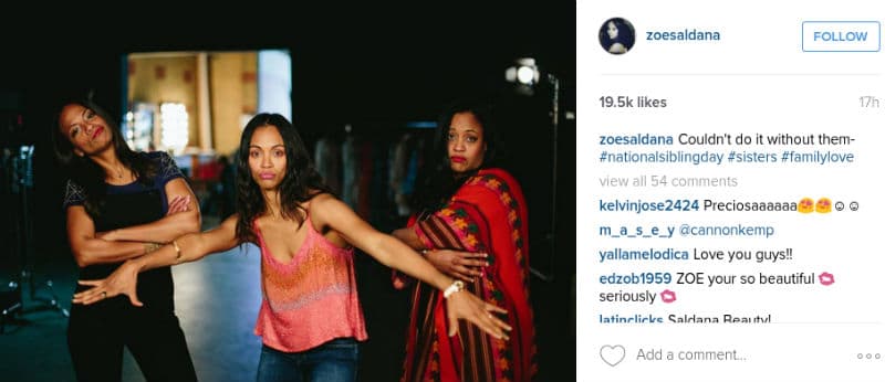 La actriz latina Zoe Saldaña compartió esta foto con sus hermanas con el mensaje 'No podría hacerlo sin su apoyo'