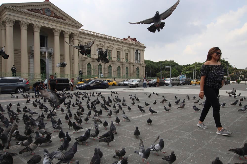 <b>5. El Salvador. </b>Otra de las naciones más castigadas por la pobreza y la violencia está en el estudio. Los investigadores prestaron también atención al hecho de si las personas habían reído mucho el día anterior. Los salvadoreños quedaron con una puntuación de 83.
