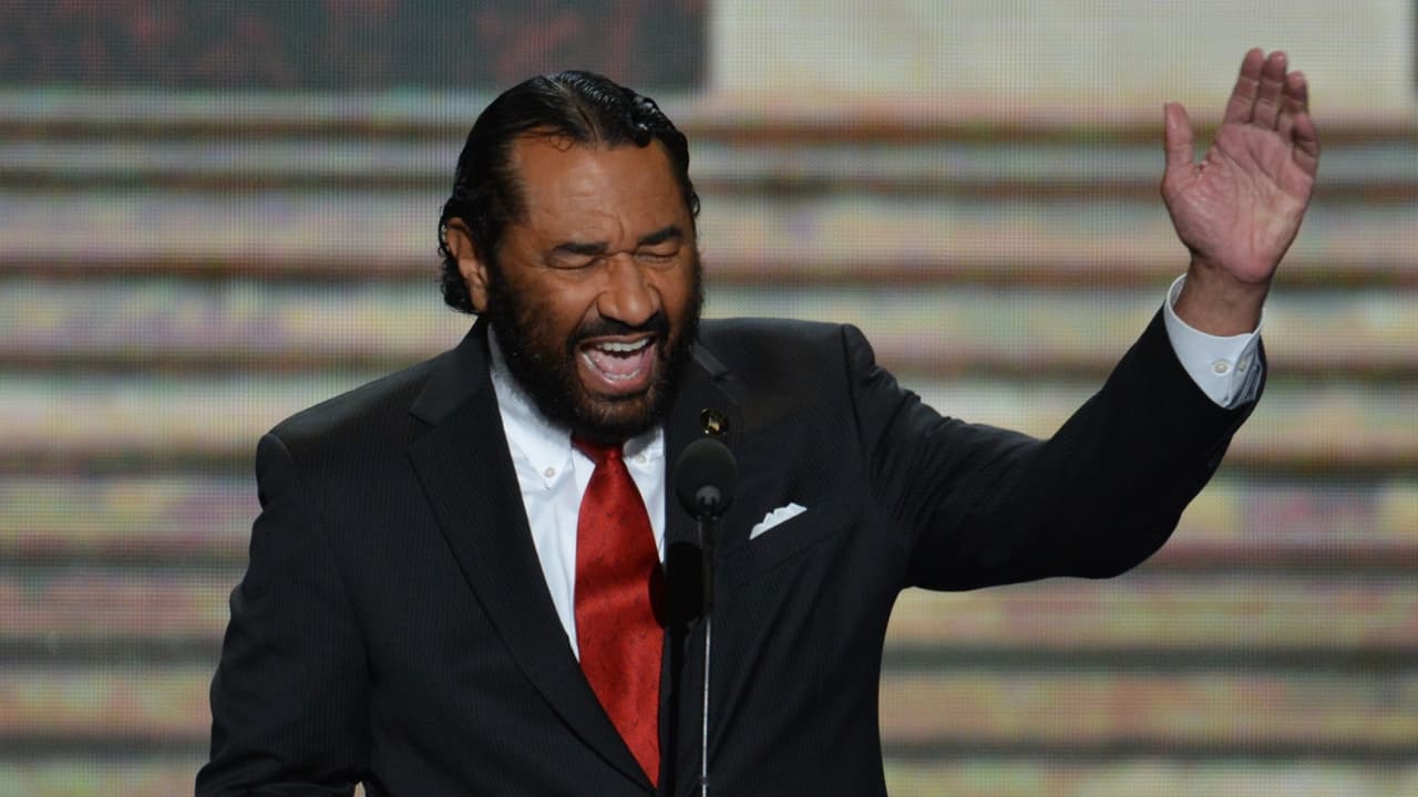 "Inténtalo y los lincharemos a todos ustedes": las amenazas al congresista que pidió el 'impeachment' para Trump