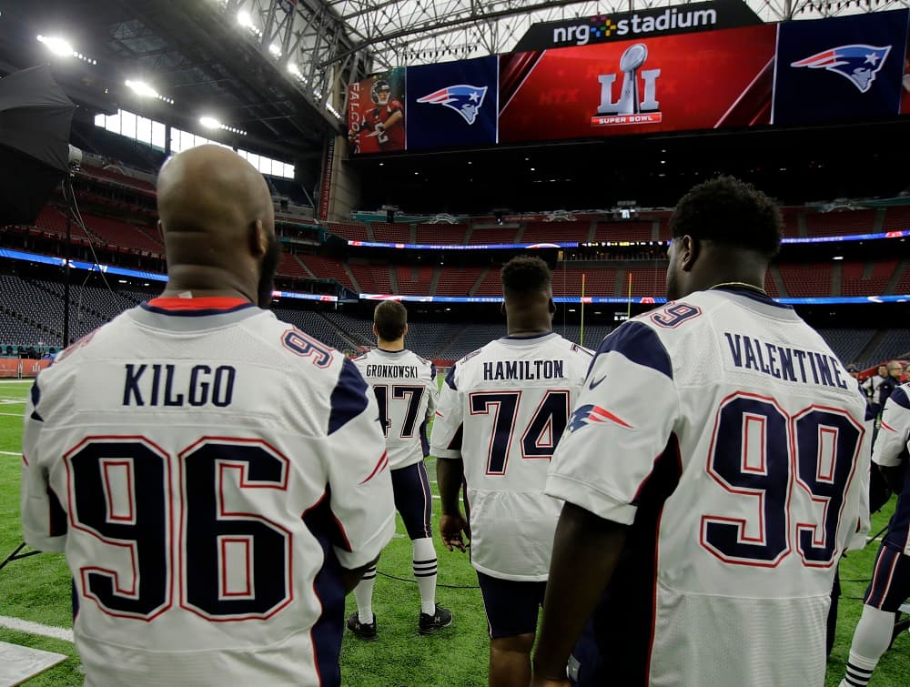 Trump se cuela en el Super Bowl tras sufrir un duro revés en su política migratoria