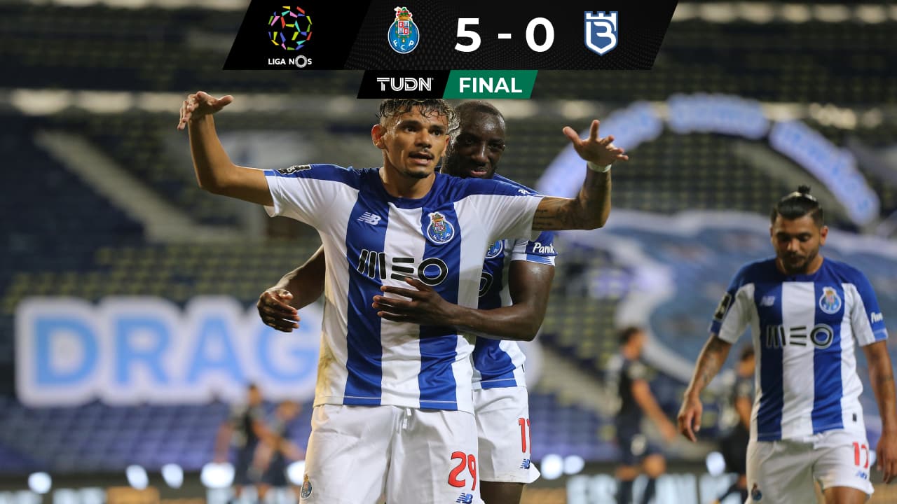 Con un gran juego de Tecatito, Porto da un paso más al título