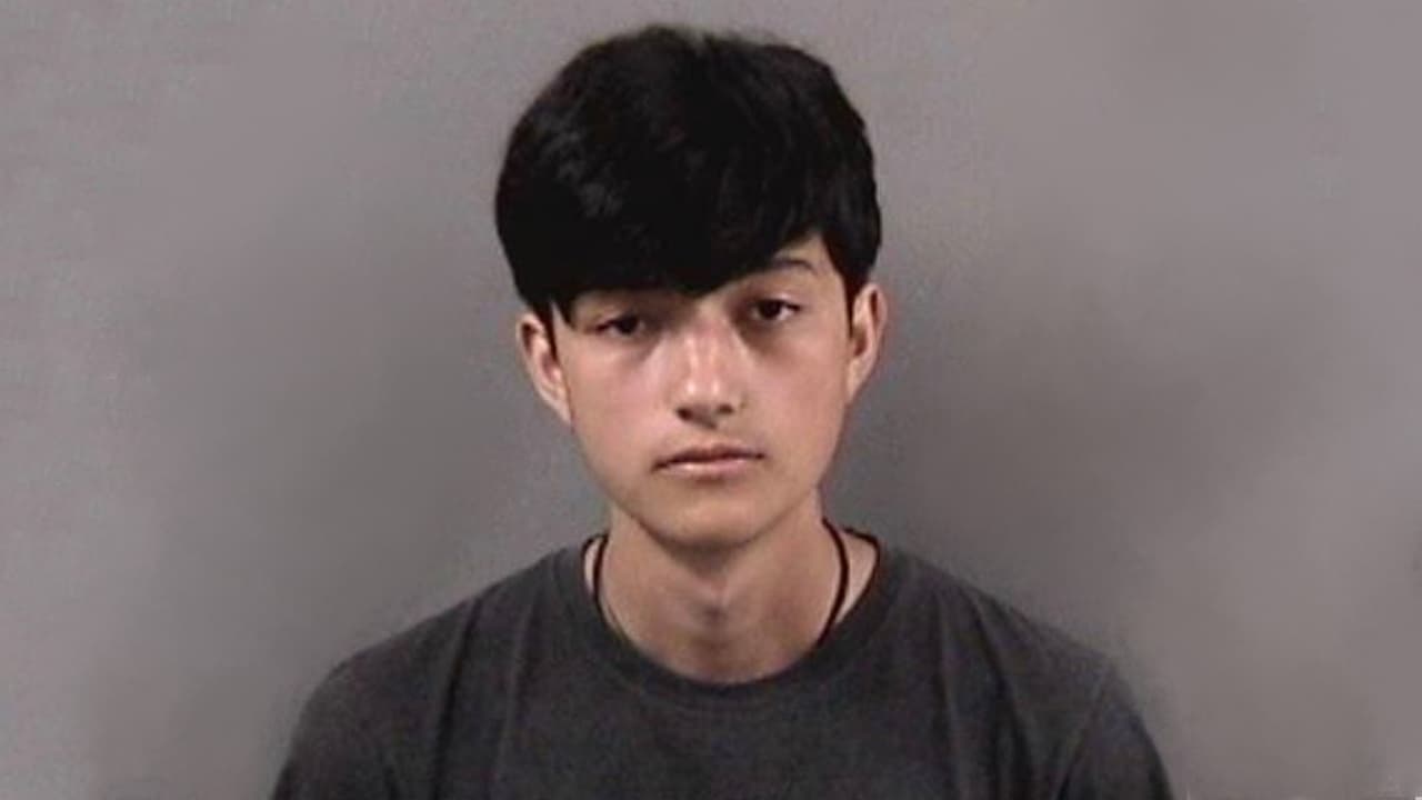 Arrestan a ‘hacker’ por robar fotos de desnudos de adolescentes de preparatoria y luego extorsionarlas