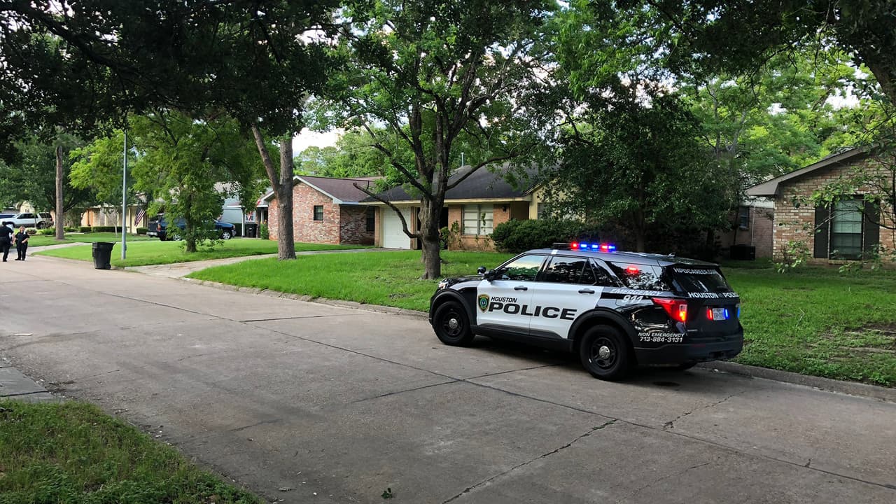 Rescatan a diez personas en una casa por posible caso de tráfico de personas en Houston
