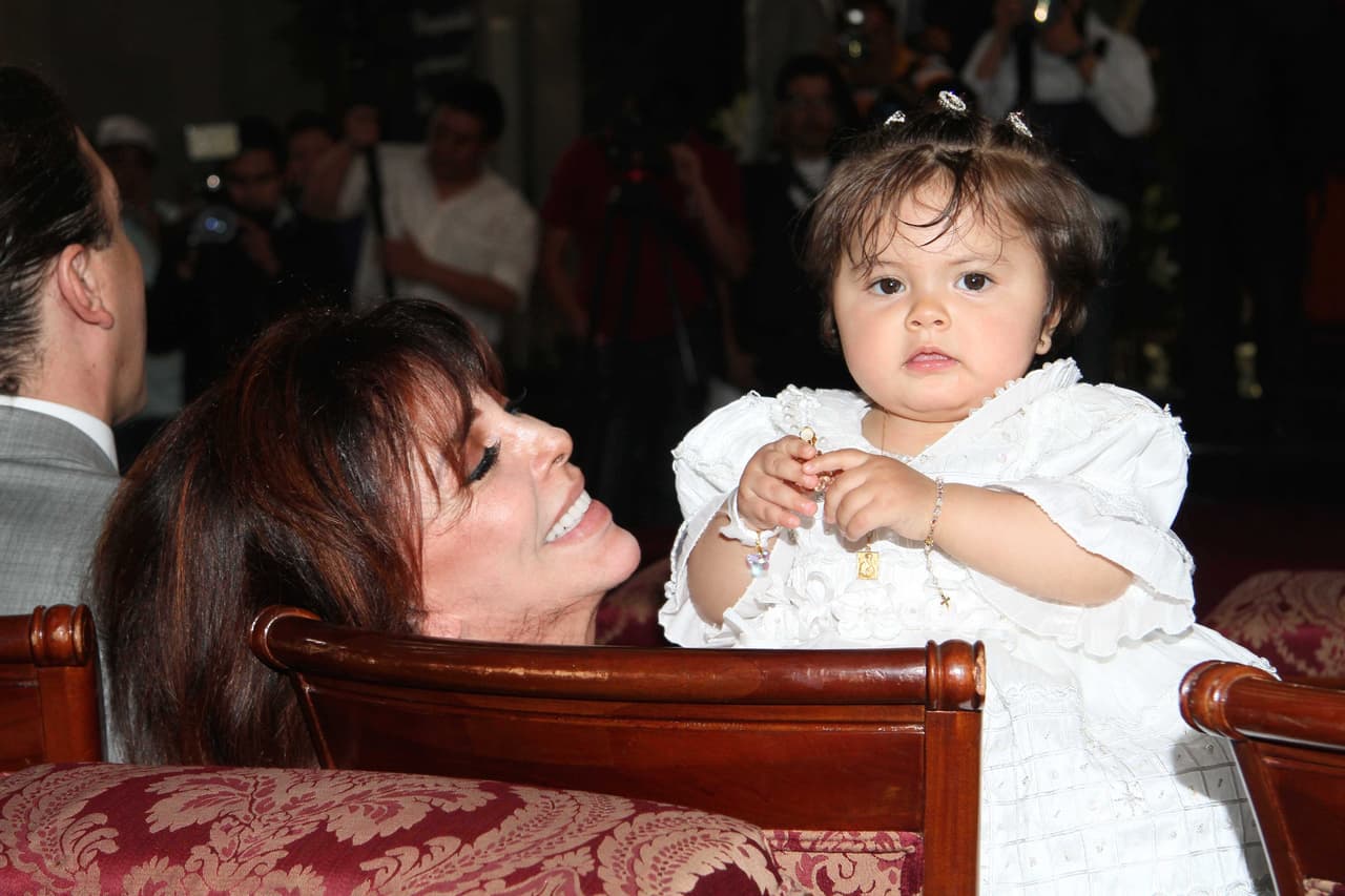 A esta gran diva de las telenovelas la vida le sonrió cuando llegó Rafaela a su vida, pues desde el día uno supo que ella podría seguir sus pasos en el medio del espectáculo.