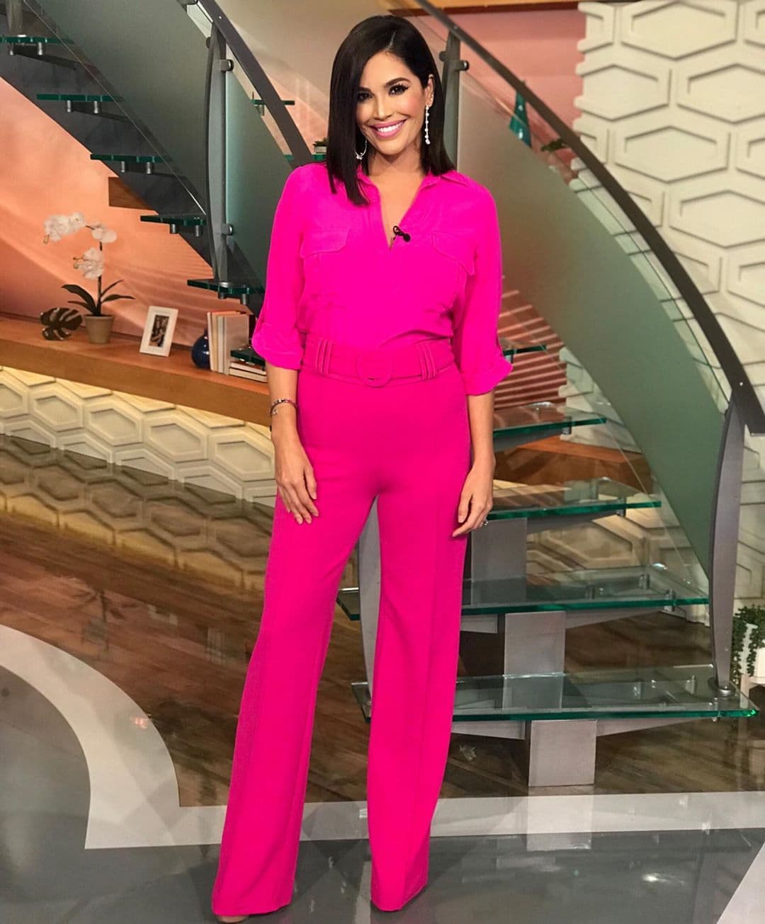 Durante casi dos años ha llevado una melena pequeña en tono oscuro, en la foto anterior se aprecia que se despidió de unos centímetros más.