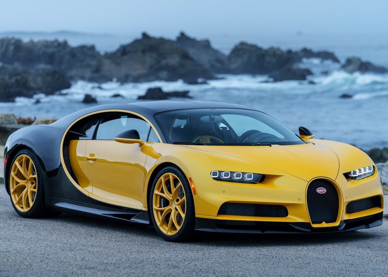 <h3 class="cms-H3-H3"><b>3. Bugatti Chiron</b></h3>
<br>
<br>
<b>Capacidad del tanque: </b>26.4 galones
<br>
<b>Costo estimado para llenar el tanque:</b> $108
<br>
<b>Consumo de combustible:</b> 10 mpg en trayecto combinado