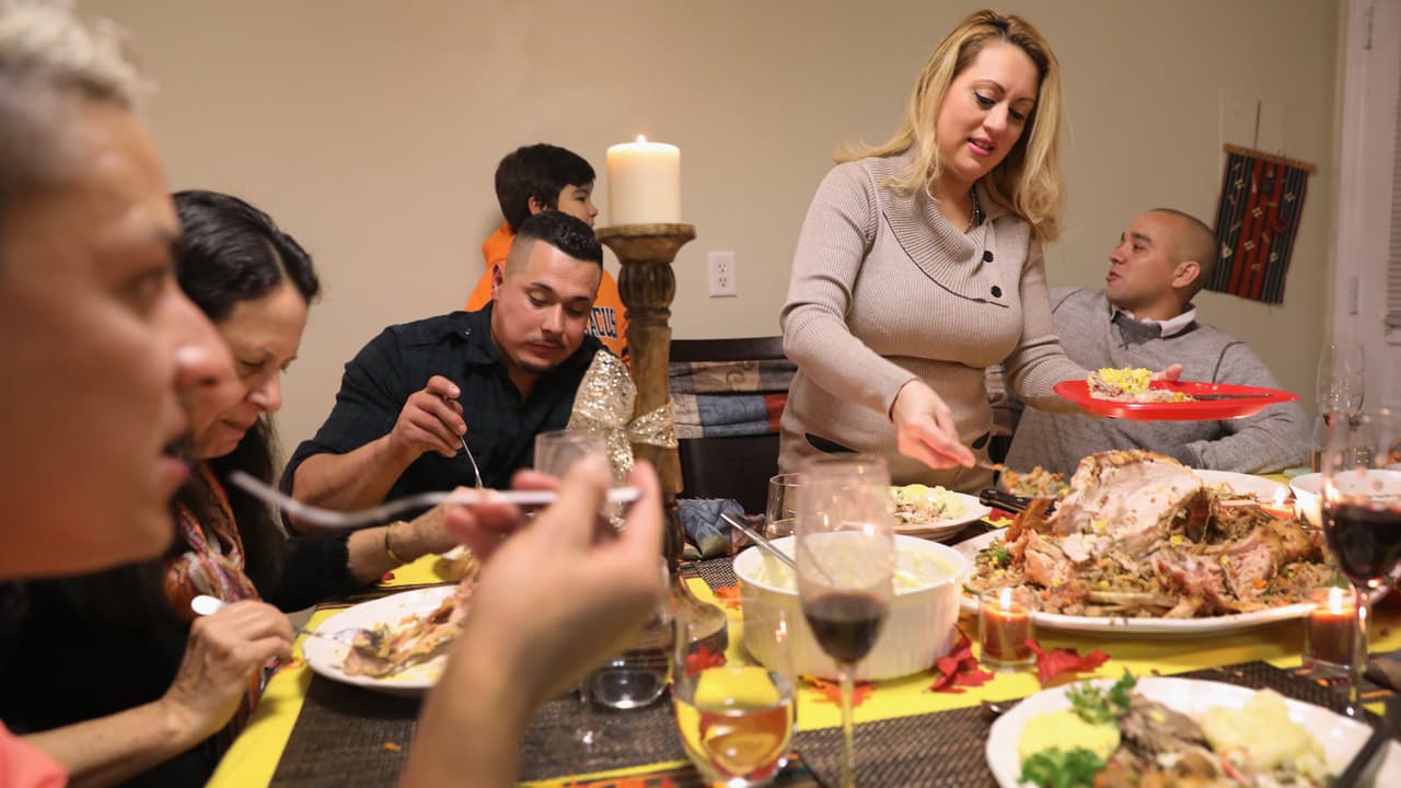 Poner reglas y límites a tus invitados en estas fiestas de fin de año: experta explica cómo hacerlo