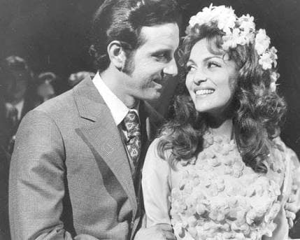 Lupita Ferrer y José Bardina protaginizaron 'Esmeralda' en 1970, convirtiéndose en la primera telenovela venezolana que se exportó con gran éxito y lanzando a la actriz a la fama internacional.