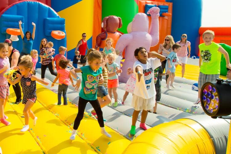 En el festival Big Bounce America 2022 hay diversión para todos, aseguraron sus organizadores, pues para garantizar la diversión, las atracciones fueron divididas por edades: para los más pequeños y para los adultos.