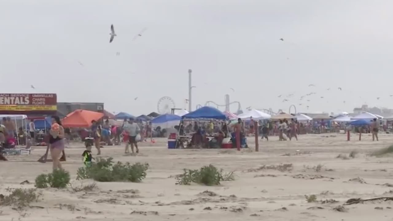 Este es el primer día feriado después de eliminarse el uso de mascarilla obligatorio para evitar los contagios del coronavirus.