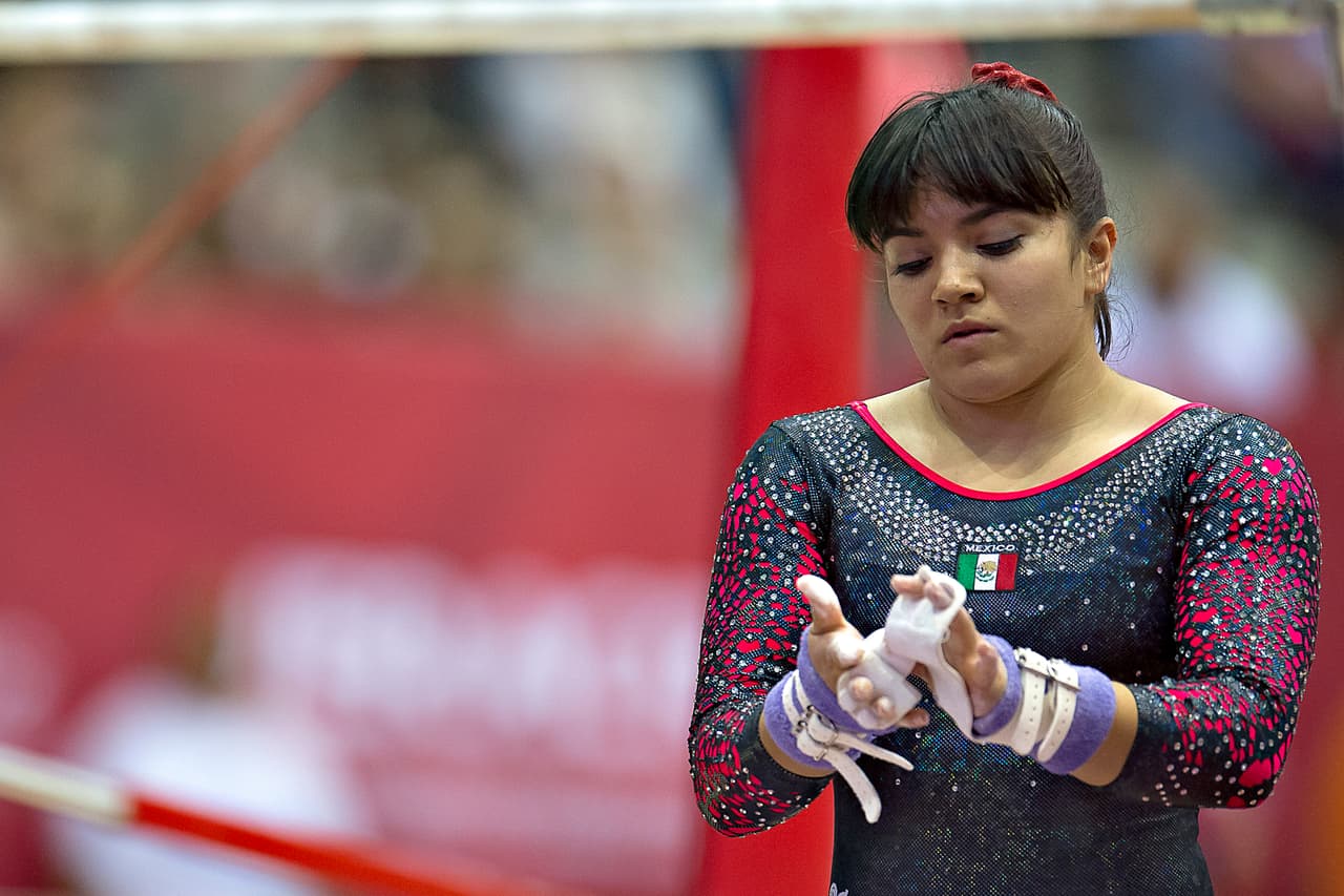 En el Mundial de Gimnasia Artística de 2018, logró medalla de bronce en salto de caballo.
