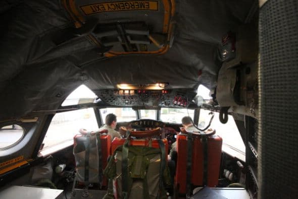 Once aviones militares, tres civiles, y 14 barcos participan en el operativo.