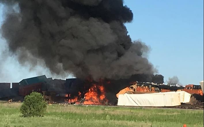 Hallan los restos de dos maquinistas desaparecidos tras choque de trenes en el noroeste de Texas