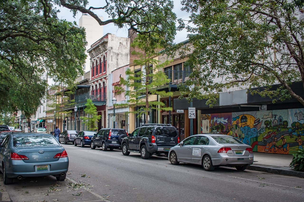 <b>14. Mobile, Alabama</b>
<br>
<br>Una población de 190,265 permite que el tiempo promedio de un viaje al trabajo en esta ciudad sea de tan solo 21.9 minutos. Mobile también se beneficia de tener precios bajos para el combustible con un promedio de $1.94 por galón. Estos dos factores la convierten en un lugar muy atractivo tanto para residentes como para turistas.
<br>