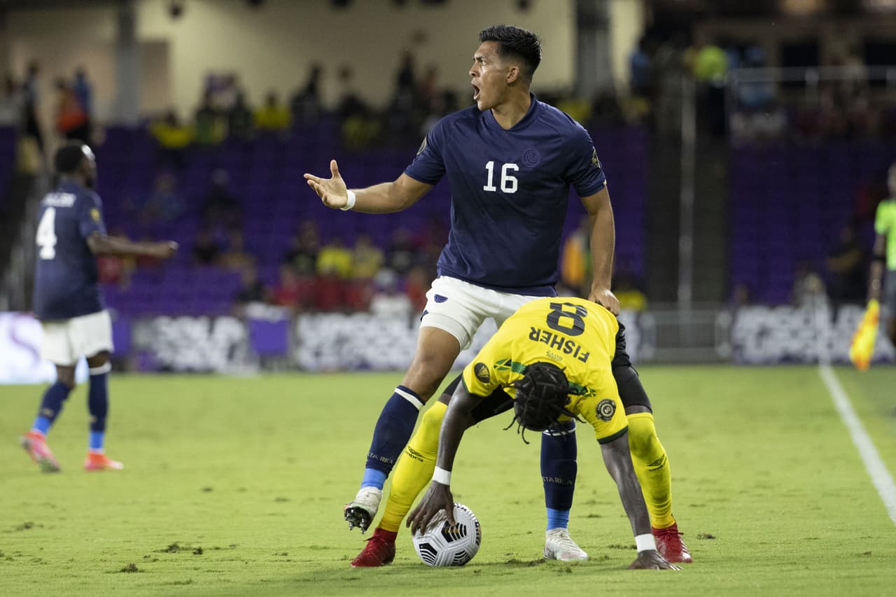 Con solitario gol de Bryan Ruiz, Costa Rica vence 1-0 a Jamaica y consigue paso perfecto a los cuartos de final.