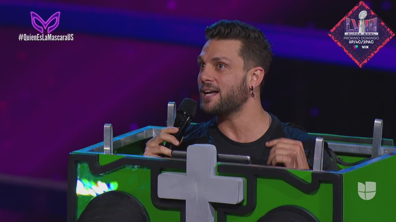 En efecto, la cantante no falló y atinó a que el exparticipante de La Casa de los Famosos México estaba detrás del personaje. Él nos explicó cómo Pixel Boy cambiaba sus expresiones en su pantalla y gracias a las pistas nos enteramos de que Nicola es muy supersticioso.