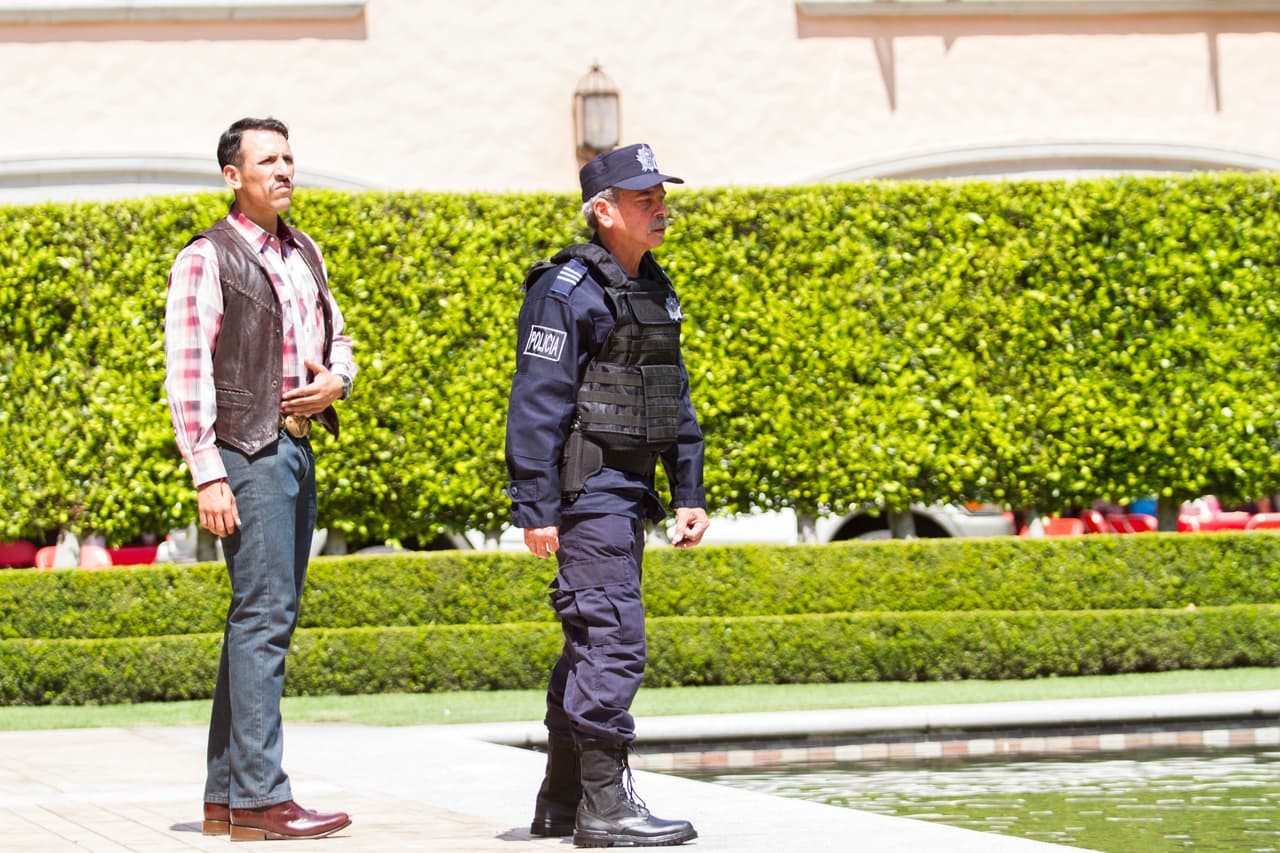 Lo que no imagina es que Argüelles lo traicionó y ahora trabaja para John y Óscar Lucio.