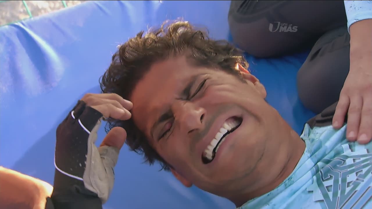 Por su parte, 
<b><a href="https://www.univision.com/shows/reto-4-elementos/mauricio-y-chevo-fueron-eliminados-de-la-competencia-video">Chevo</a></b> tampoco la libró y no pudo terminar el recorrido en la pista de aire.