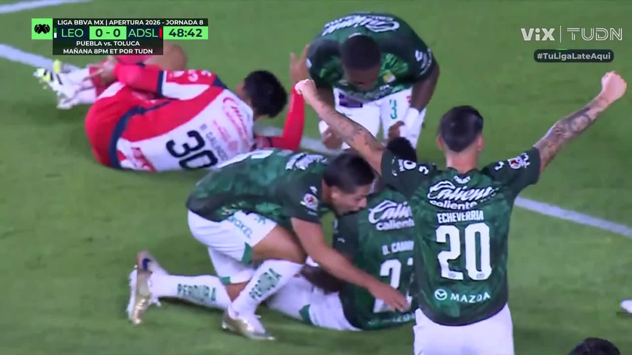 ¡Gol del León! Error de la defensa que Cambindo empuja para el 1-0
