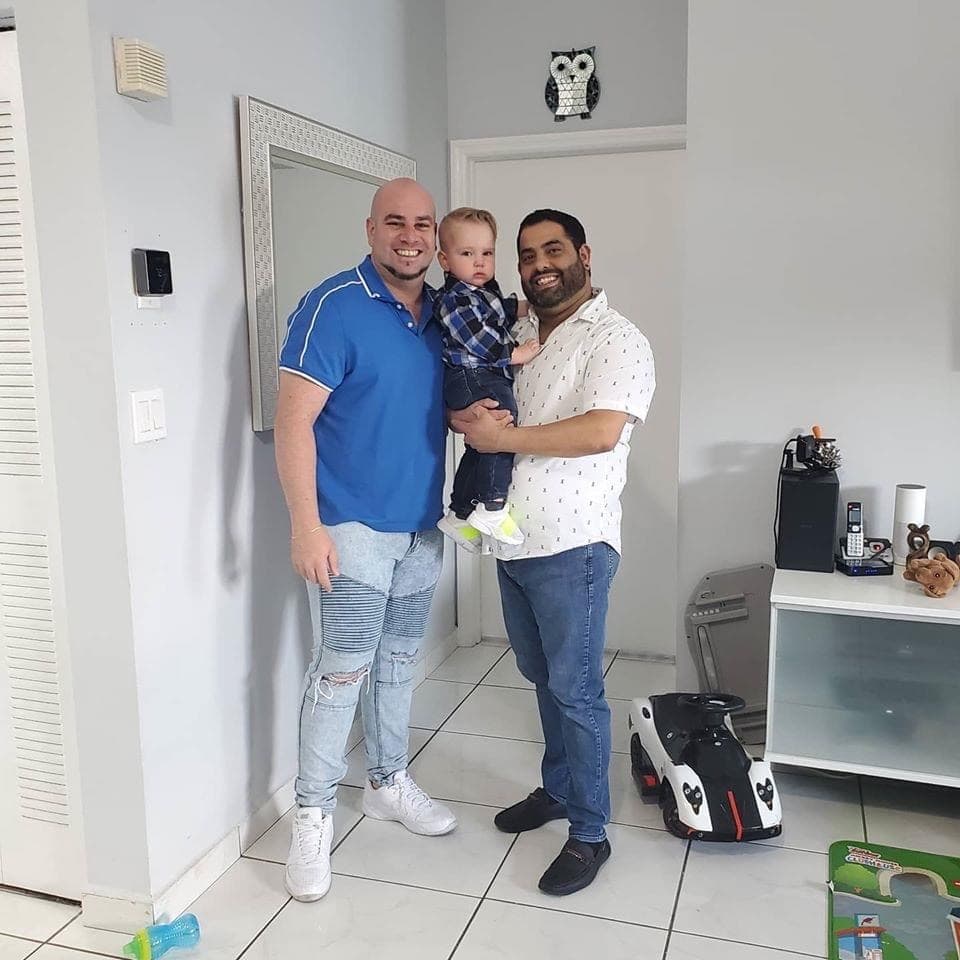 A pesar que las cortes están cerradas por la emergencia sanitaria, el juez no quiso dejar a Roly Prieto y a Yandi Perales esperando, por el pequeño Liam.