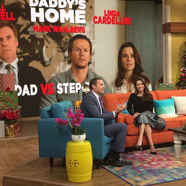 Nos visitó la guapísima Linda Cardellini para contarnos los detalles de "Daddy´s Home". (17 de diciembre, 2015).