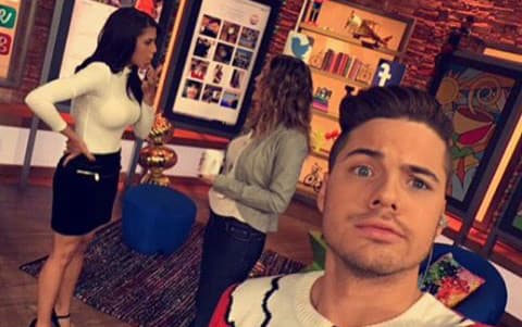 ¡Siempre al tanto de lo que sucede! (17 de diciembre, 2015).