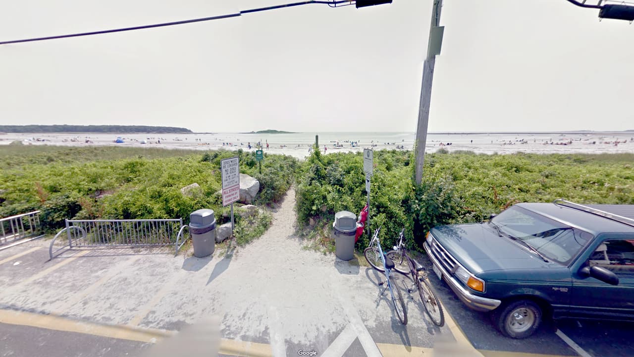 <b>Maine. </b>39 de 85 sitios muestreados resultaron potencialmente inseguros por al menos un día en 2018. Goose Rocks Beach (condado Cork) fue potencialmente peligrosa para los bañistas por 14 días, más días que cualquier otra en Maine. Una de la conclusiones del estudio es que el estancamiento de las aguas influye en la cantidad de bacterias encontradas. El mayor porcentaje de puntos contaminados por al menos un dia en 2018 se encontró en el Golfo de México (85%), le siguen los grandes lagos (75%), el océano Pacífico (67%) y el Atlántico (68%).