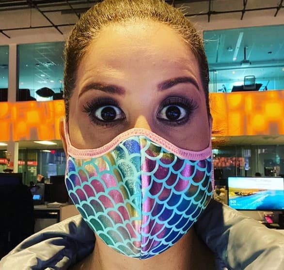 Y con este bello cubrebocas de sirena y los grandes y lindos ojos de Elyangelica, esta semana nos despedimos, pero tenemos la esperanza más encendida que nunca en que pronto volveremos a abrazarnos.