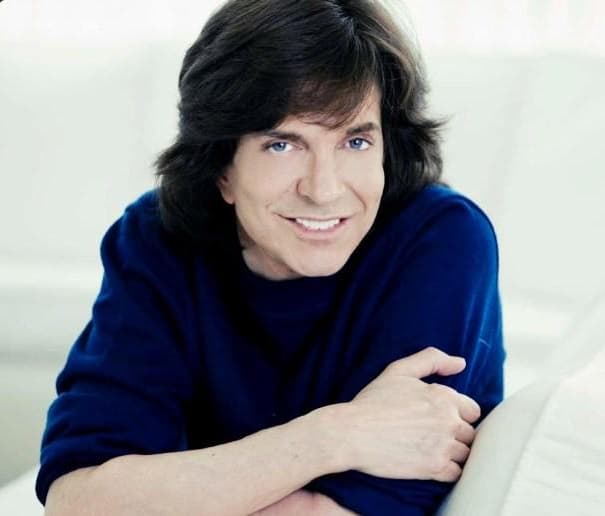 Ante el sensible fallecimiento del artista y productor español, diversos amigos y compañeros del medio
<b>dedicaron emotivos mensajes a Camilo Sesto</b>.