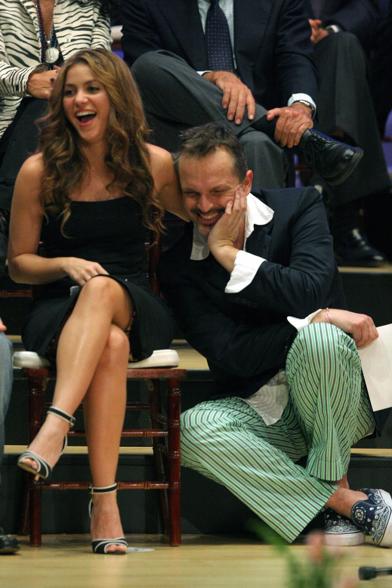 La voz de la cantante colombiana le imprime un tono mucho más melancólico al tema de Miguel Bosé.