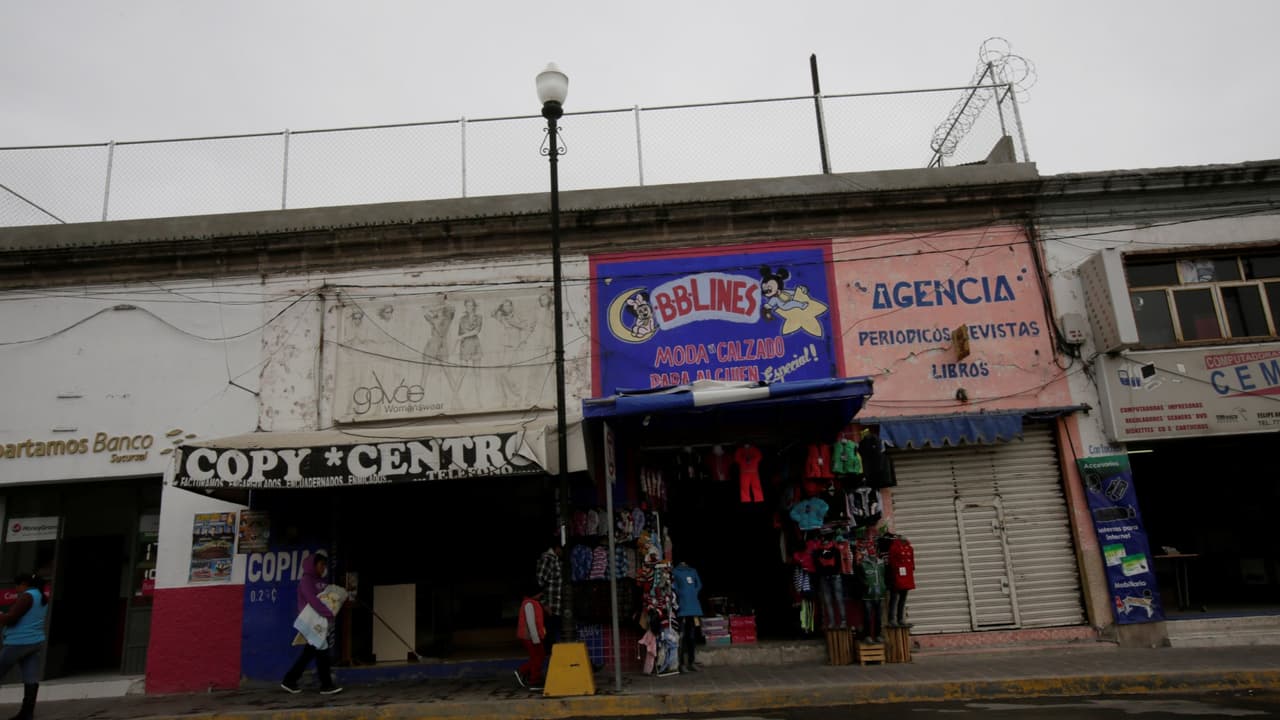 Mexicanos en EEUU están preocupados por amenaza de que Trump frene las remesas