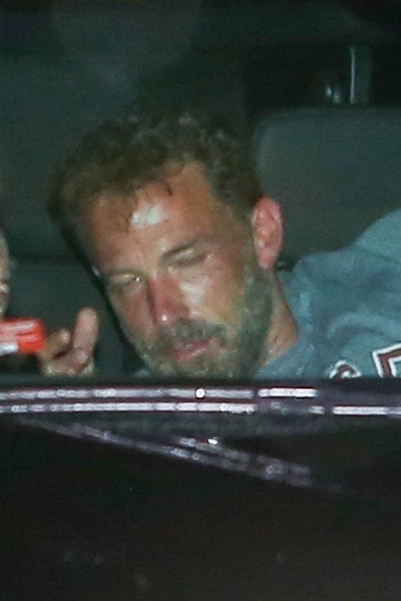 Las fotos ya le han dado la vuelta al mundo y de nueva cuenta varios usuarios de redes sociales han hecho mofa del actor. 
<br>