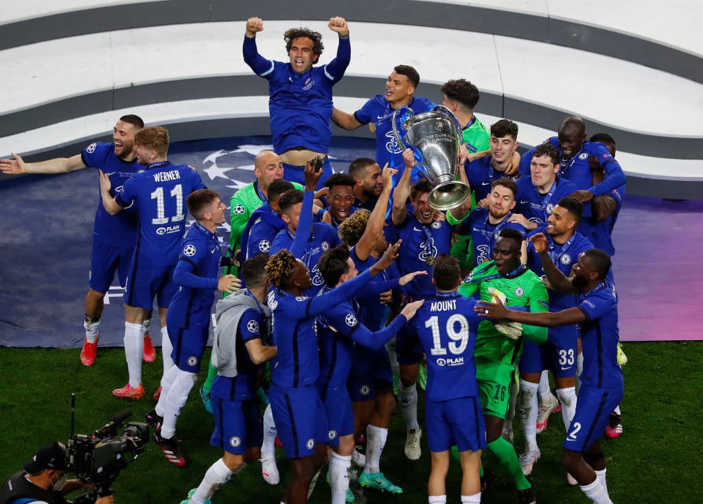 Los 'Blues' pintan de azul el Estadio Do Dragao con las celebraciones de la segunda UEFA Champions League de su historia.