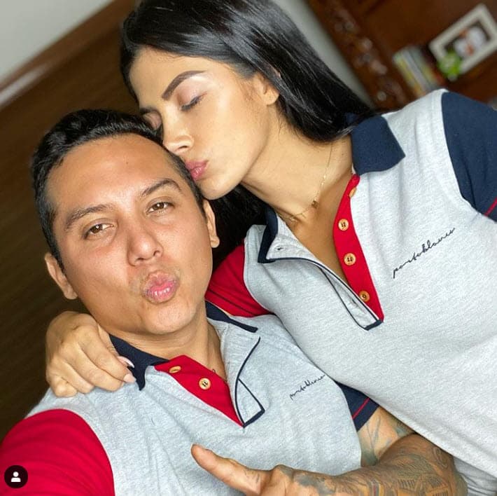 Acusó a su hija de haber terminado con el anterior matrimonio del cantante: "Así como ella lo hizo cuando él estaba con Alma Cero. Qué más quisiera que hablar con la señora y pedirle disculpas, porque mi hija le rompió el matrimonio".
<br>