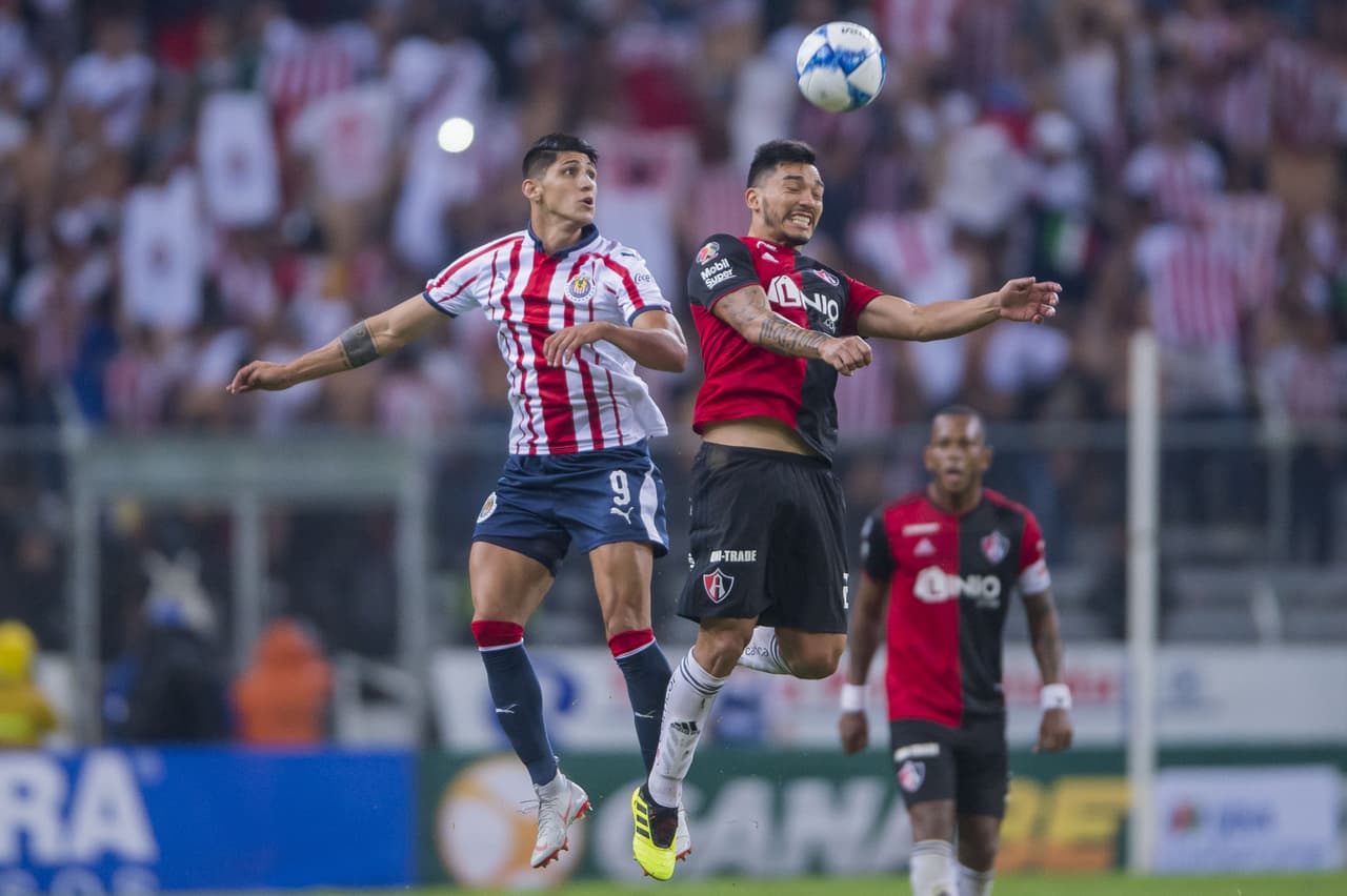 Álan Pulido es un delantero que con 27 años ha tenido un recorrido importante pero cuyo llamado es sorpresivo por el presente irregular de Chivas, a pesar de su mejoría en los últimos juegos.