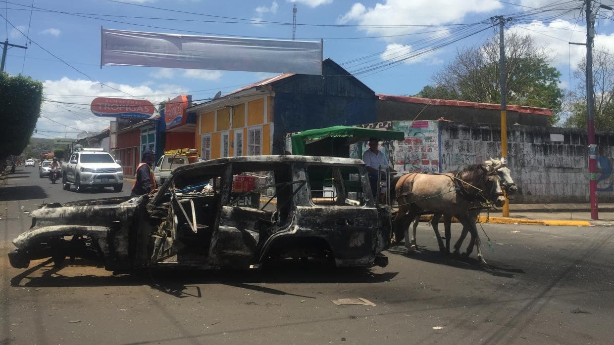 Although this week the protests in Masaya have calmed down, this burned-out Ministry of Health vehicle gives an idea of the intensity of the clashes between demonstrators and riot police.