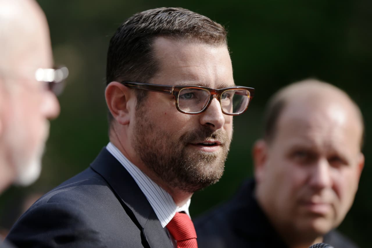 Brian Sims. Fue el primer legislador estatal abiertamente gay electo en la historia de Pensilvania en 2012, y ganó la reelección en noviembre de 2018.