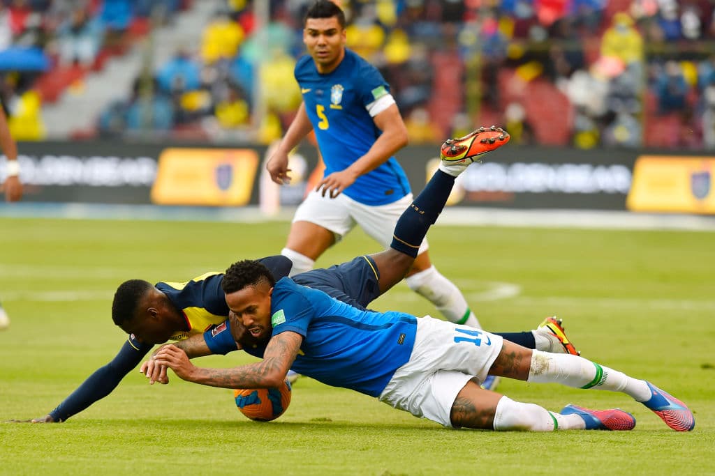 Con gol de Félix Torres al minuto 75, Ecuador evita la derrota y fuerza el tercer empate de lis líderes Brasileños tras cerrar el encuentro igualados 1-1.