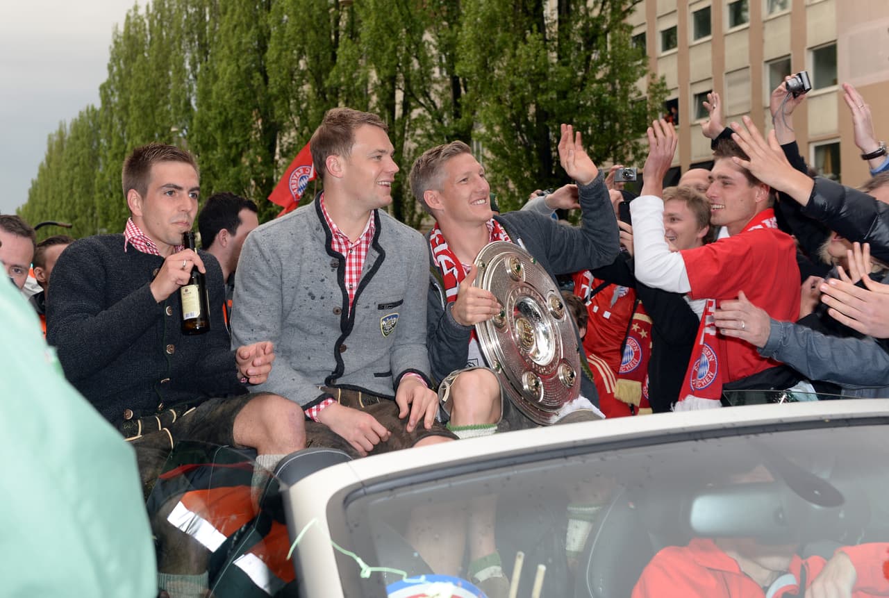 En total alzó una Champions League, una Supercopa de Europa, un Mundial de Clubes, ocho Bundesligas, siete Pokal, dos Supercopas de Alemania y una FA Cup.
