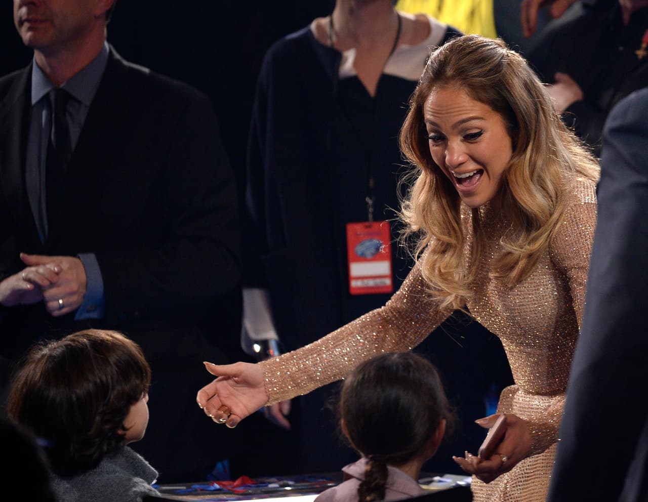 J.Lo recibió la visita de sus gemelitos.