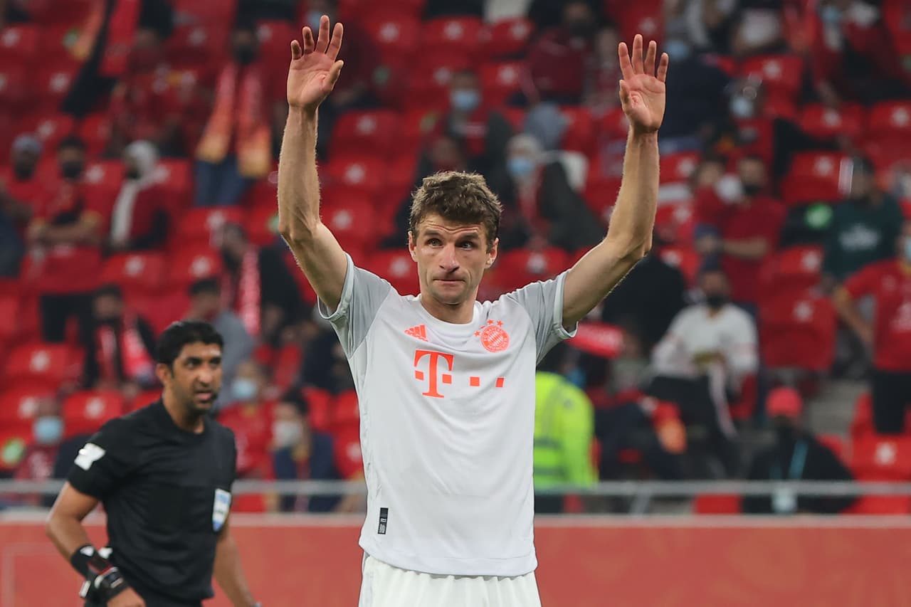 Bayern Münich derrota fácilmente al equipo Al Alhy en la segunda semifinal del Mundial de Clubes de la FIFA 2021. Robert Lewandowsky fue el encargado de hacer las dos anotaciones para su equipo y llevarlos a la gran final, donde se medirán ante la escuadra de los Tigres de la UANL, el proximo jueves.