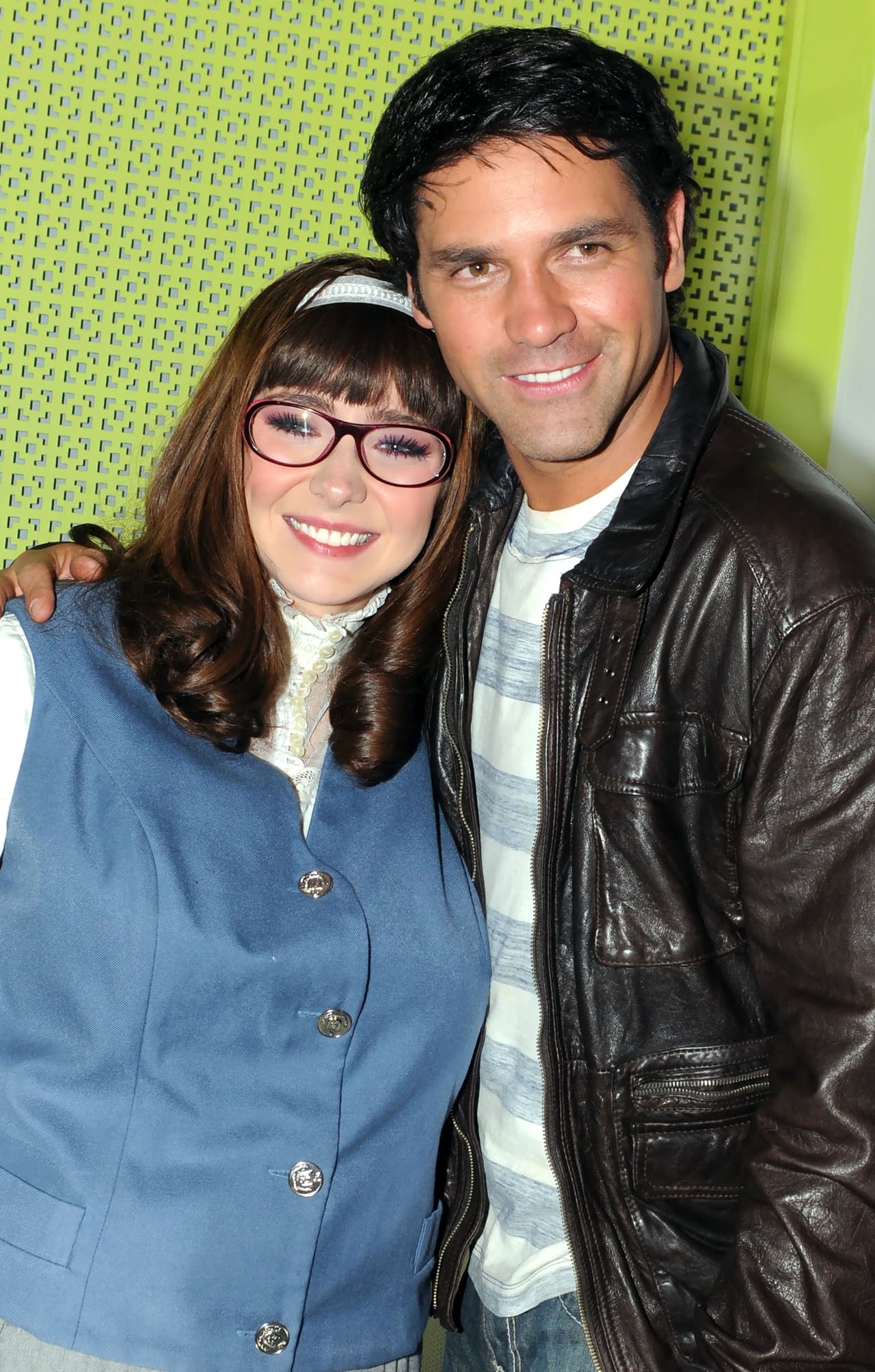 Aunque Ariadne Díaz había negado que su amor de telenovela con Valentino Lanus en 'Llena de amor' había traspasado la pantalla, en marzo de 2012 
<b><a href="https://www.univision.com/entretenimiento/chismes/ariadne-diaz-confirmo-su-noviazgo-con-valentino-lanus" target="_blank">la actriz confirmó</a></b> que llevaban más de un año de novios. Sin embargo, para julio de ese año el romance terminó tras una presunta infidelidad del actor.