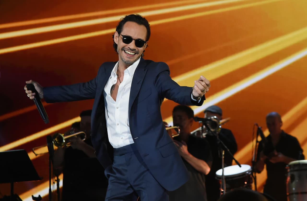 Marc no estuvo presente en la gala del 2017, por lo que no pudo recoger su Latin GRAMMY en la categoría Mejor Álbum de Música Latina para Niños por el disco ‘Marc Anthony For Babies’.
<br>En total ha recibido siete megáfonos y este jueves volverá a ser tendencia cuando, junto a Bad Bunny y Will Smith, suba al escenario para abrir la entrega de premios con el tema ‘Está Rico’.