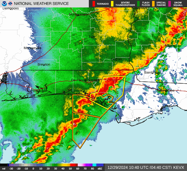 Fuertes tornados golpean a Texas y Mississippi y dejan al menos dos personas muertas